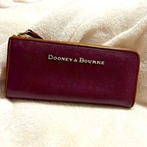 Dooney & Bourke wallet
